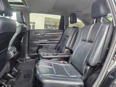 2017 Toyota Highlander SE