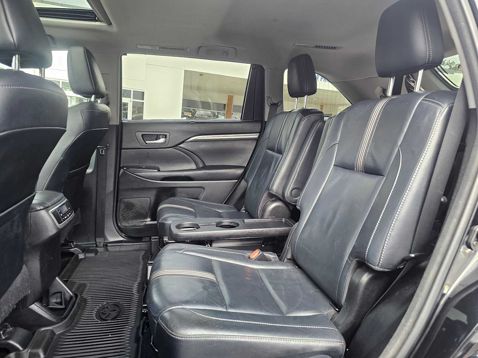 2017 Toyota Highlander SE