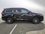 2017 Toyota Highlander SE