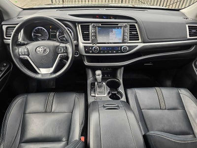 2017 Toyota Highlander SE