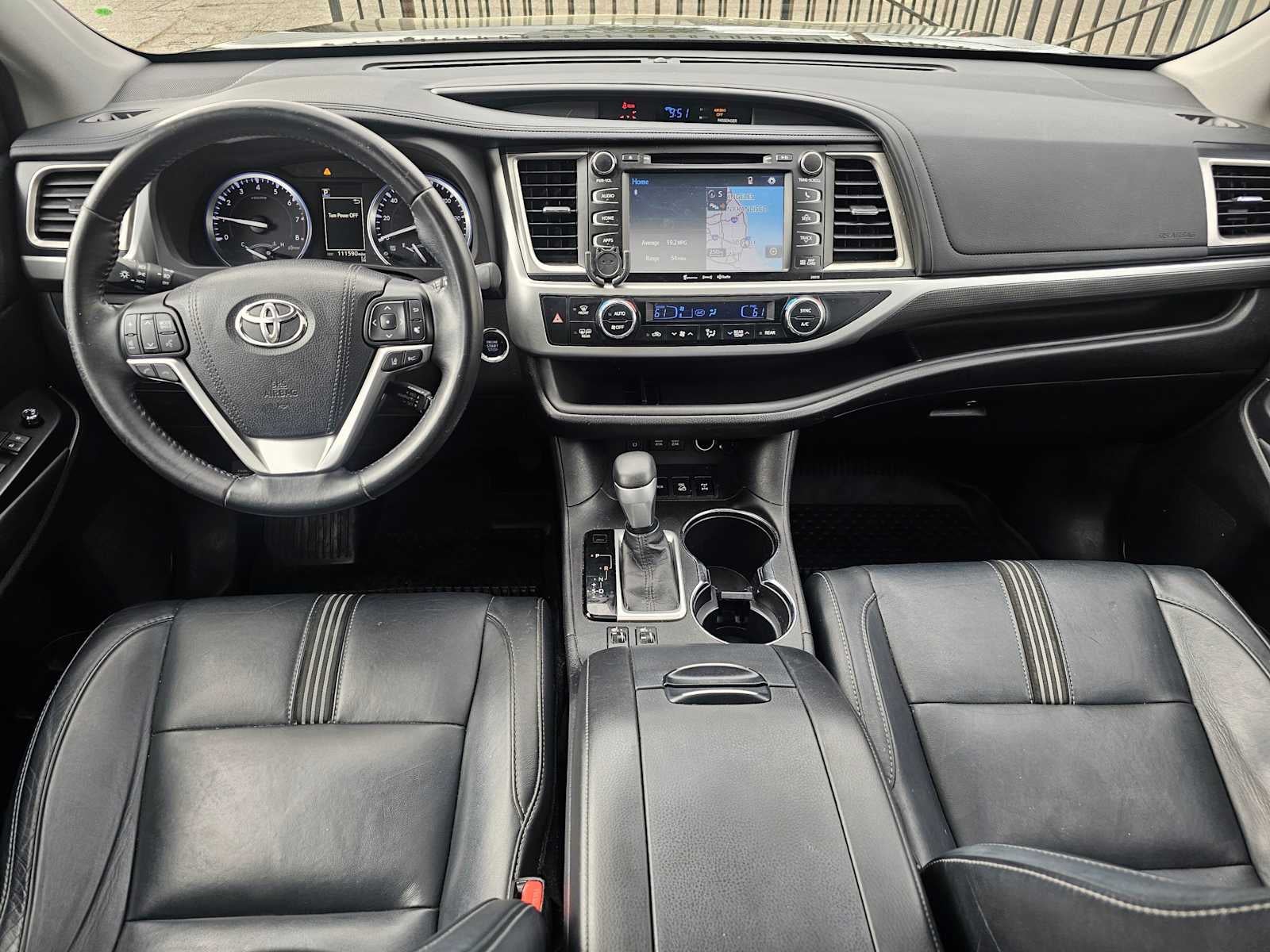 2017 Toyota Highlander SE