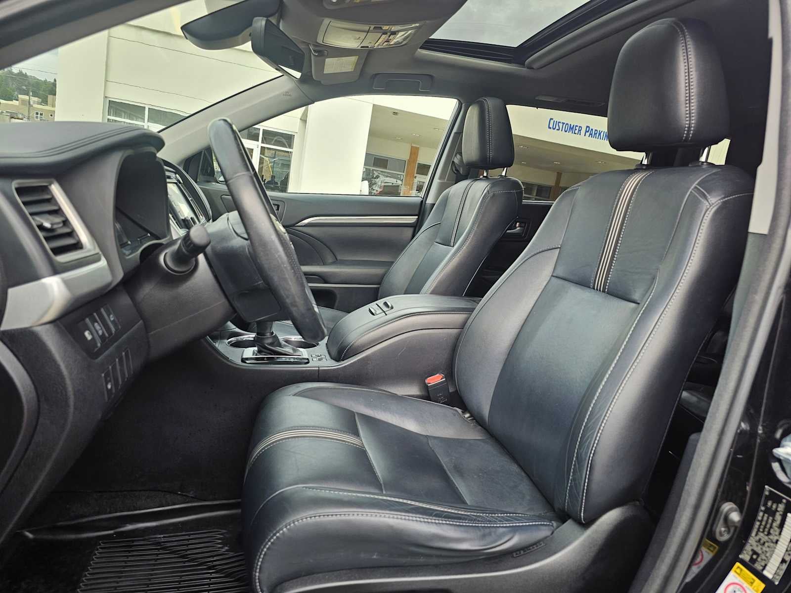 2017 Toyota Highlander SE