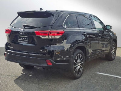 2017 Toyota Highlander SE