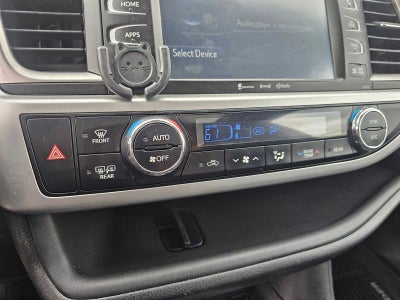 2017 Toyota Highlander SE