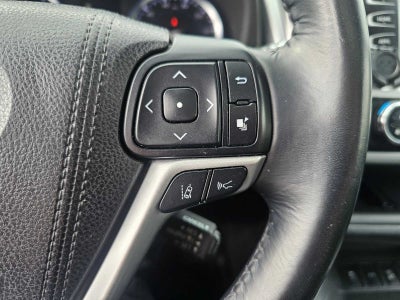 2017 Toyota Highlander SE