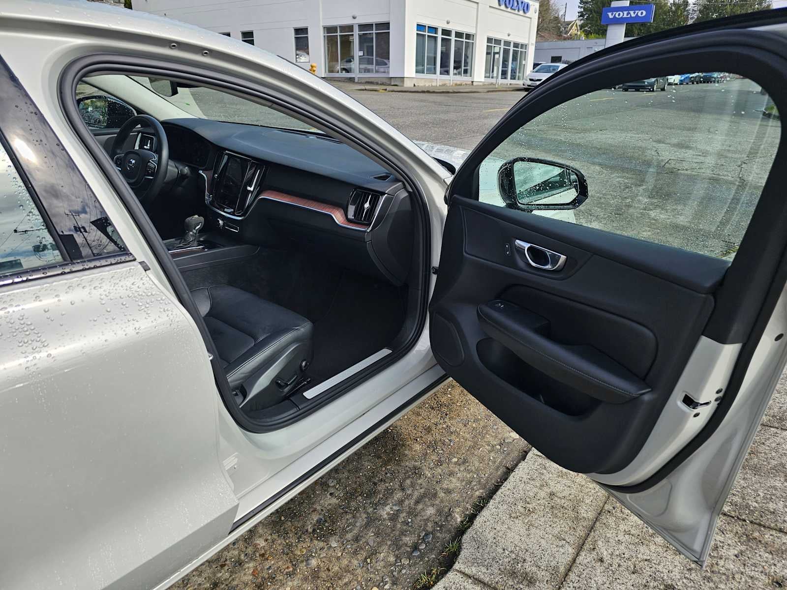 2021 Volvo S60 Momentum