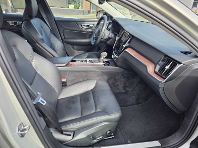 2021 Volvo S60 Momentum