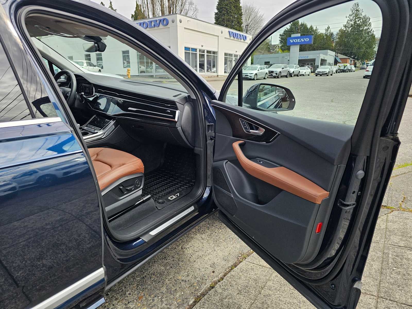 2023 Audi Q7 Premium Plus