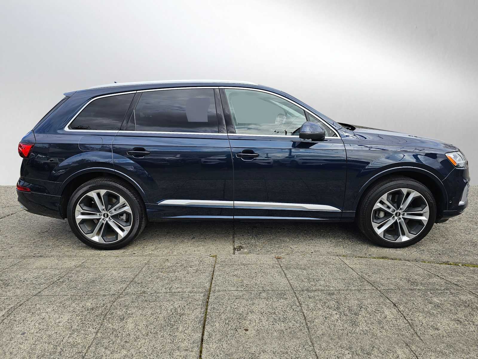 2023 Audi Q7 Premium Plus