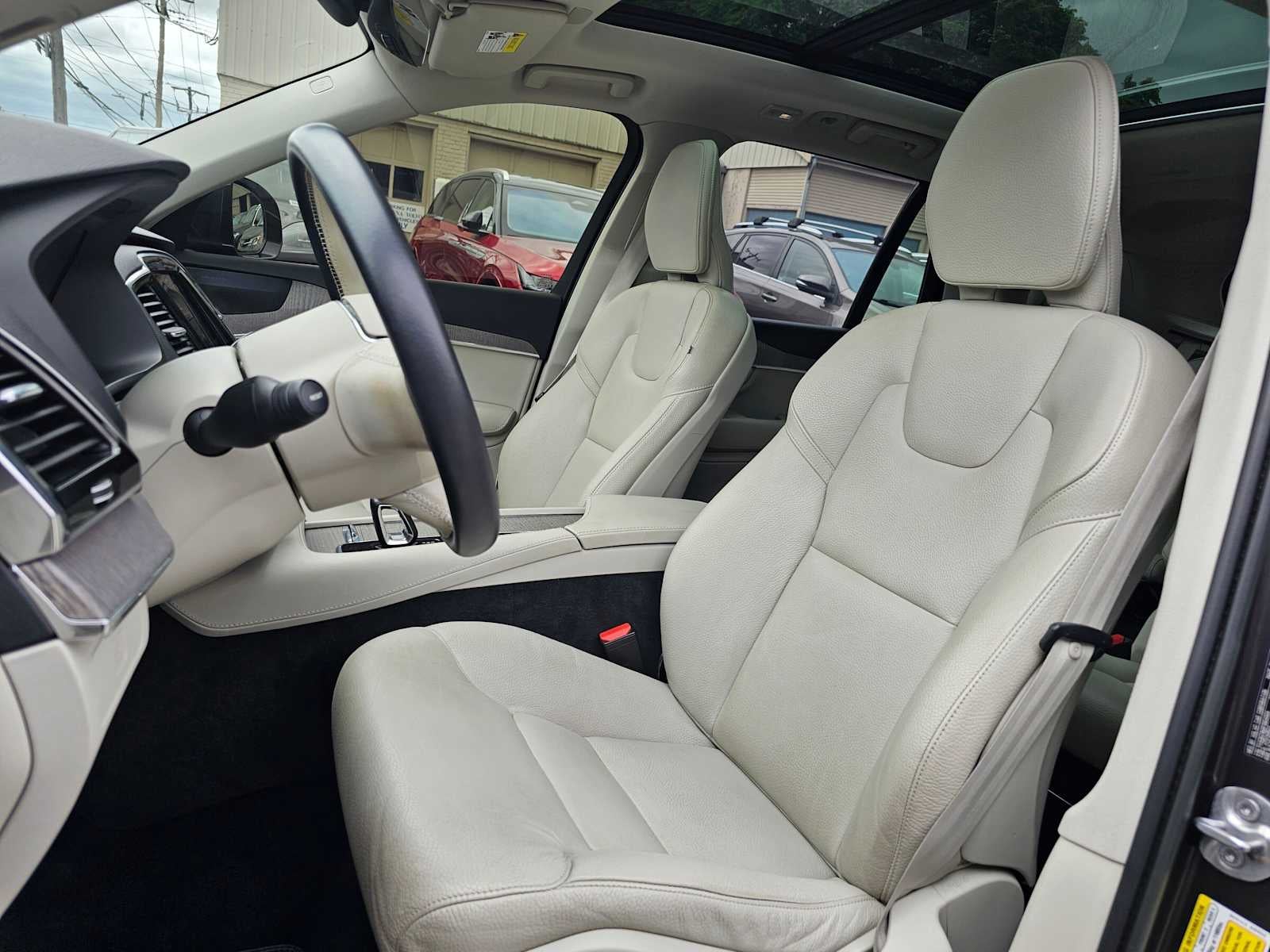 2023 Volvo XC90 Plus