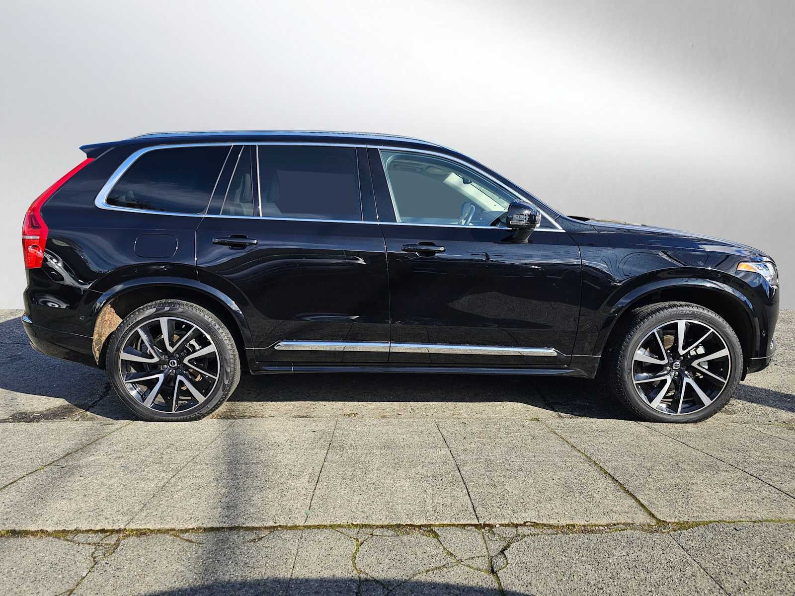 2024 Volvo XC90 Plus Bright Theme