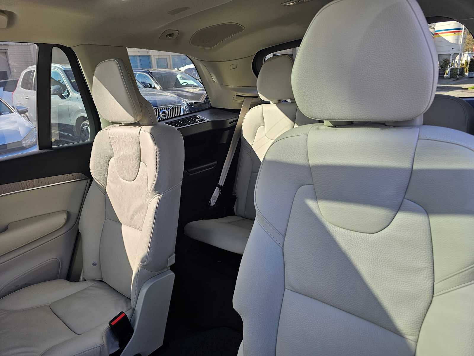 2024 Volvo XC90 Plus Bright Theme