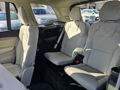 2024 Volvo XC90 Plus Bright Theme