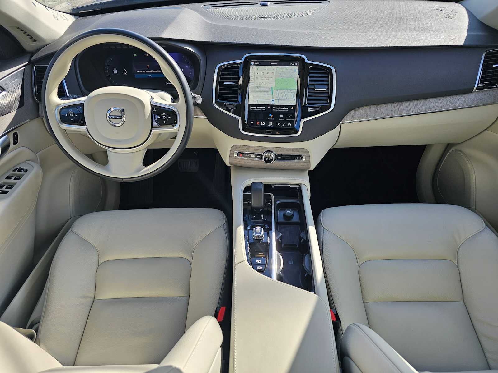 2024 Volvo XC90 Plus Bright Theme