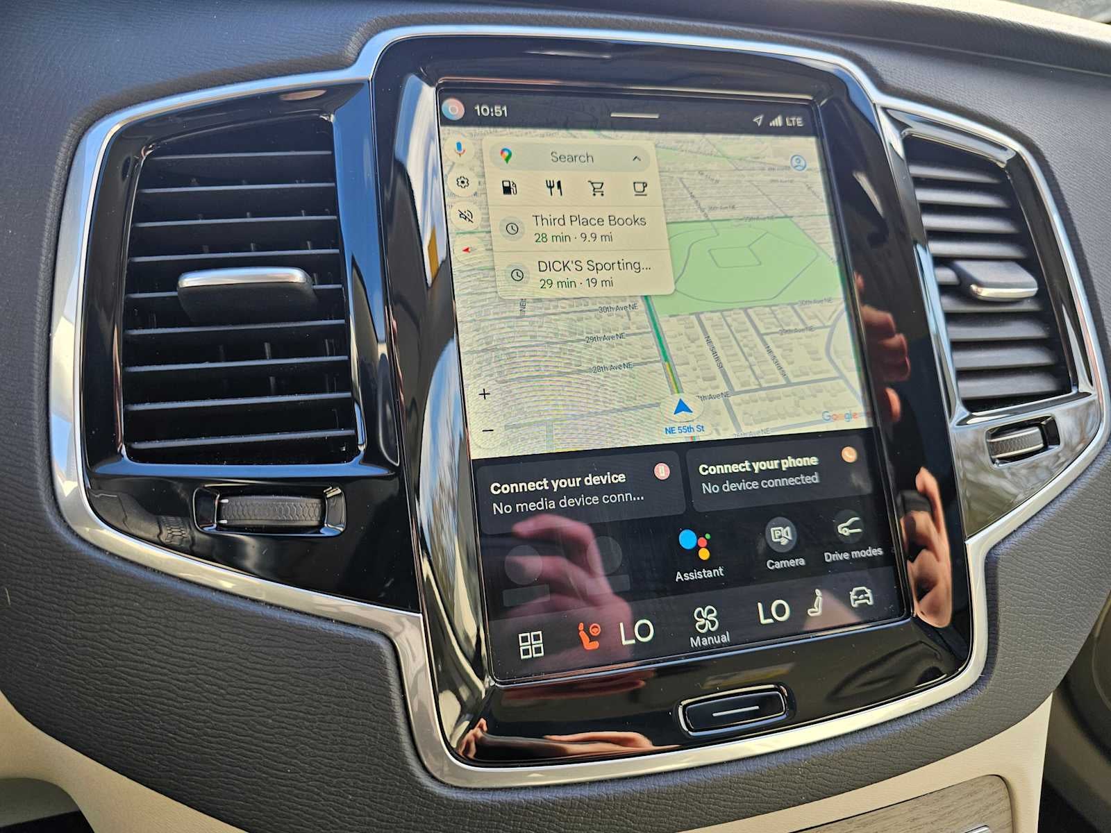 2024 Volvo XC90 Plus Bright Theme