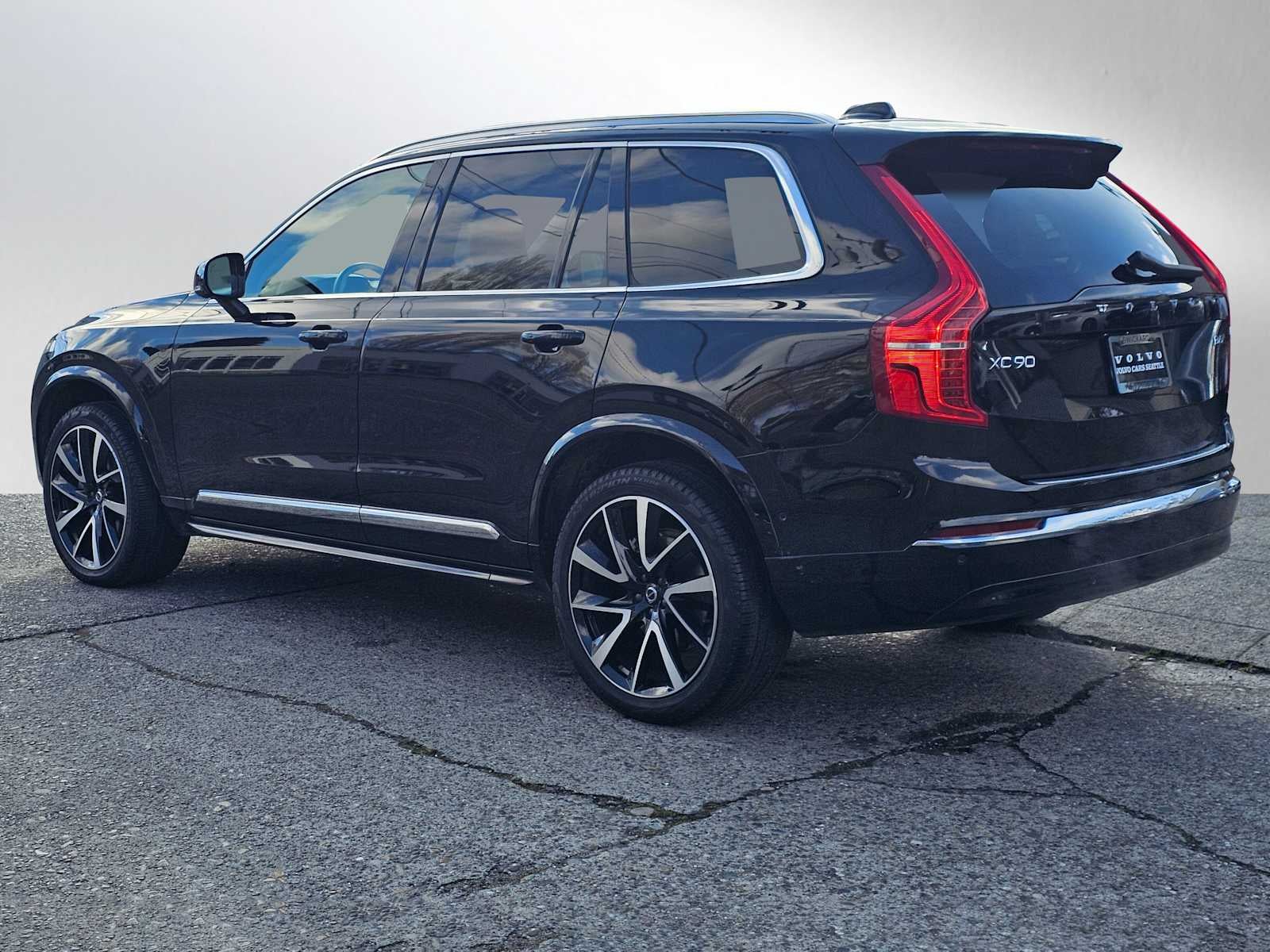 2024 Volvo XC90 Plus Bright Theme