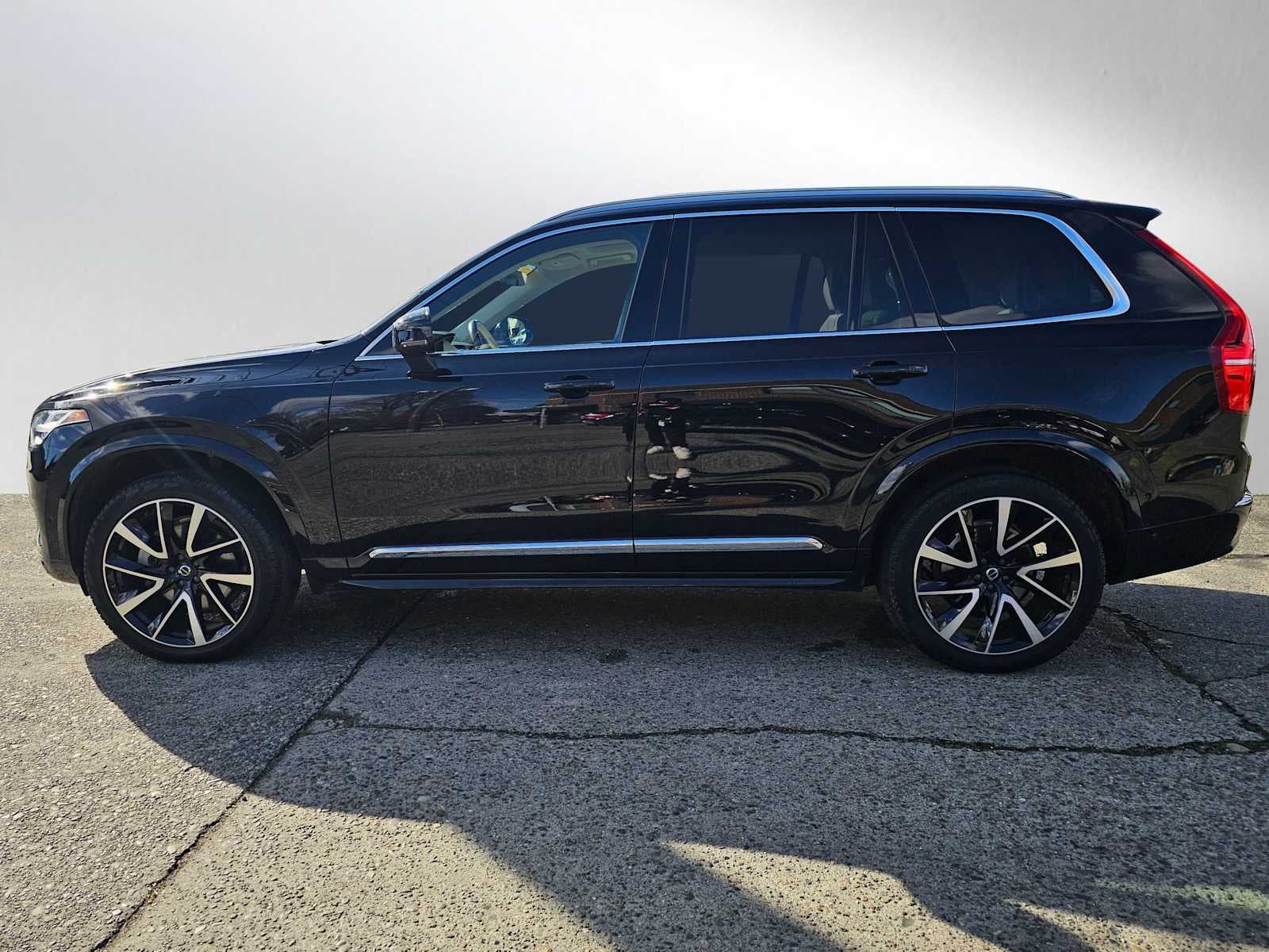 2024 Volvo XC90 Plus Bright Theme