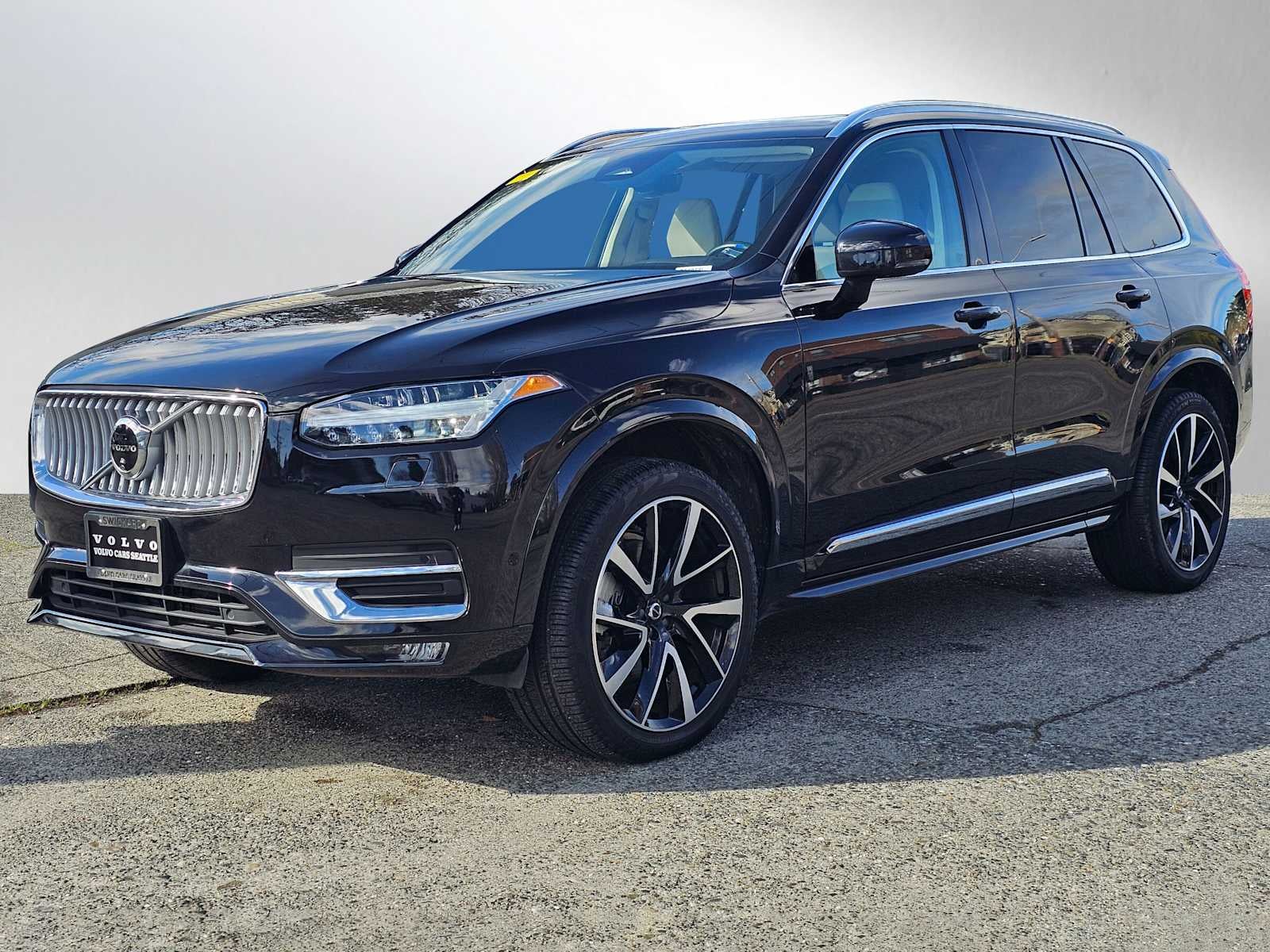 2024 Volvo XC90 Plus Bright Theme