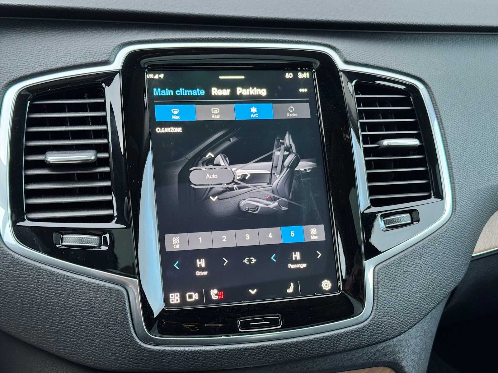 2025 Volvo XC90 Plus