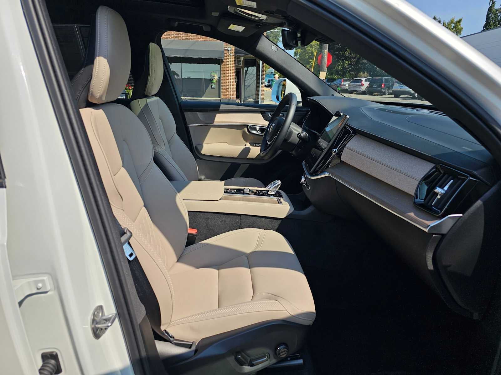2026 Volvo XC90 Plus