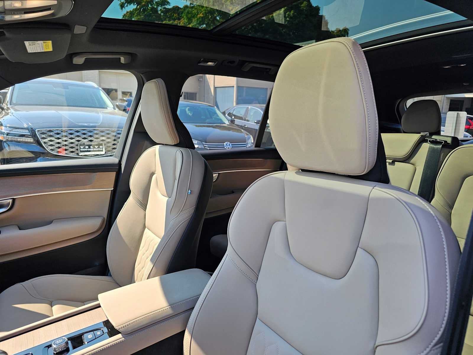 2026 Volvo XC90 Plus
