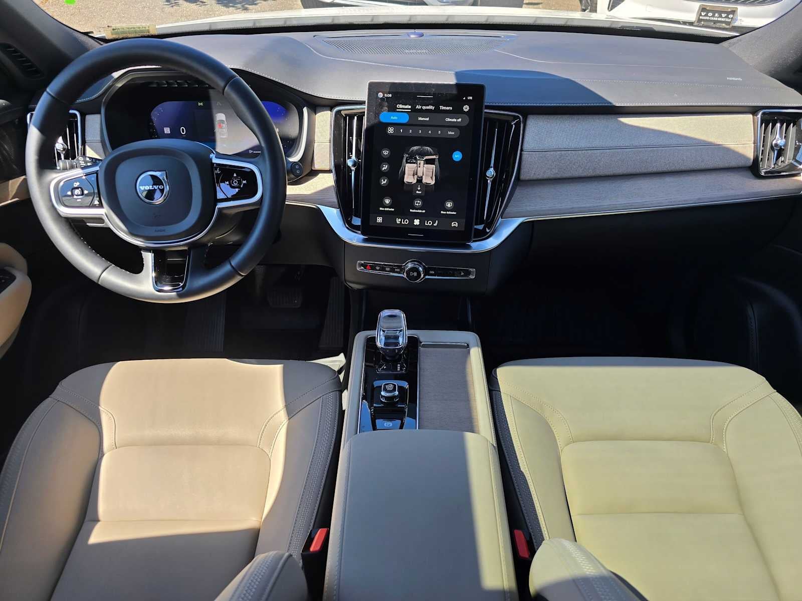 2026 Volvo XC90 Plus