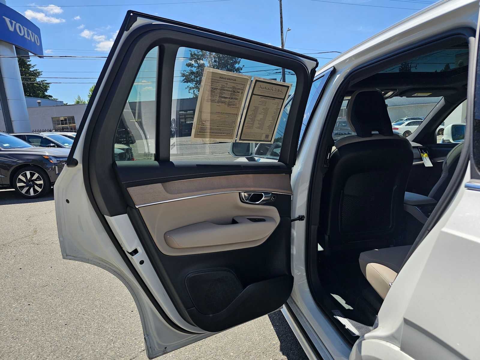 2026 Volvo XC90 Plus