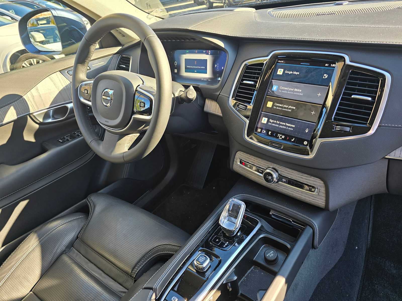 2024 Volvo XC90 Ultimate Bright Theme