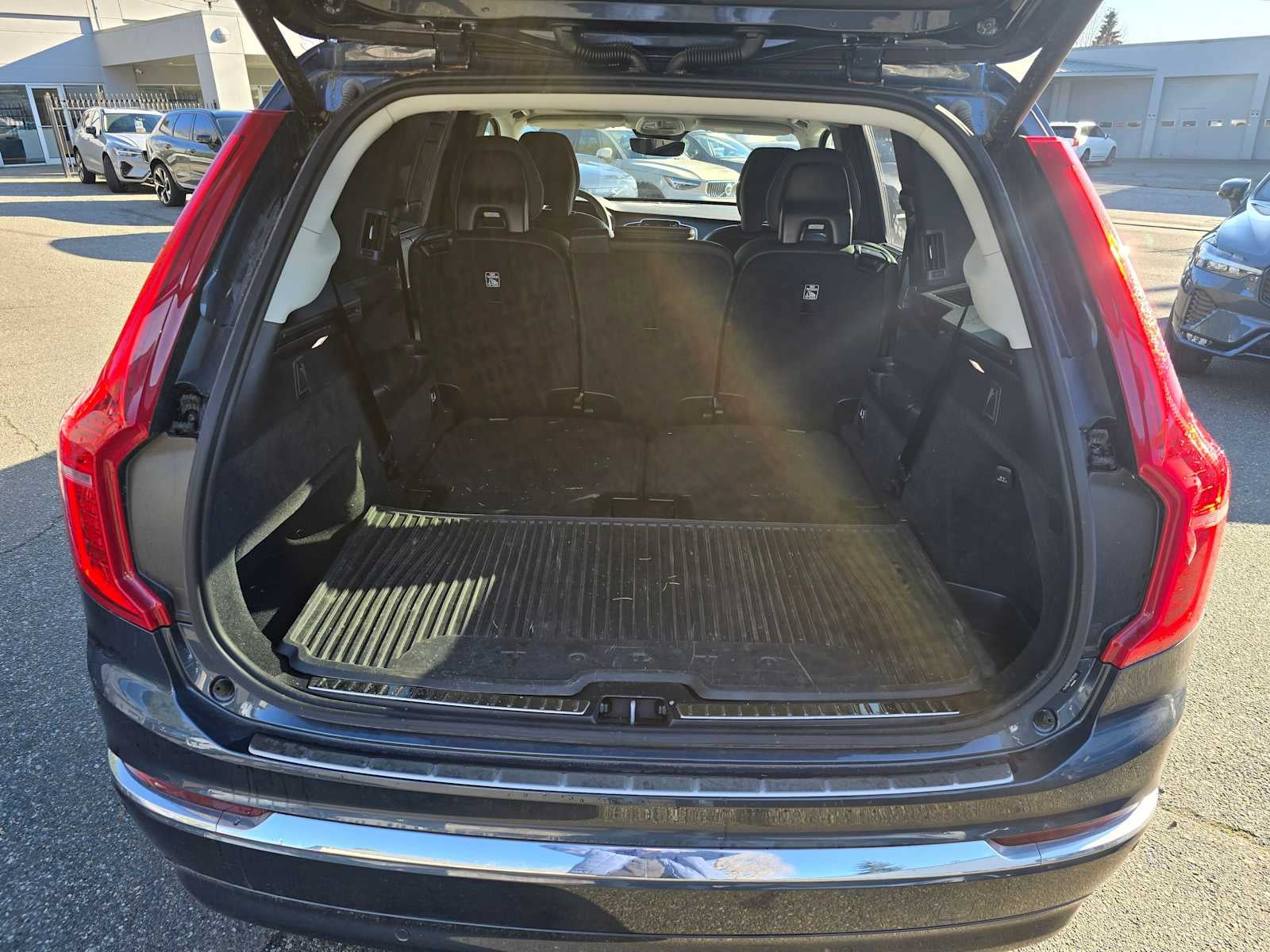2024 Volvo XC90 Ultimate Bright Theme