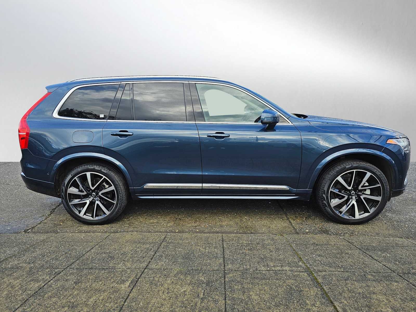 2024 Volvo XC90 Ultimate Bright Theme