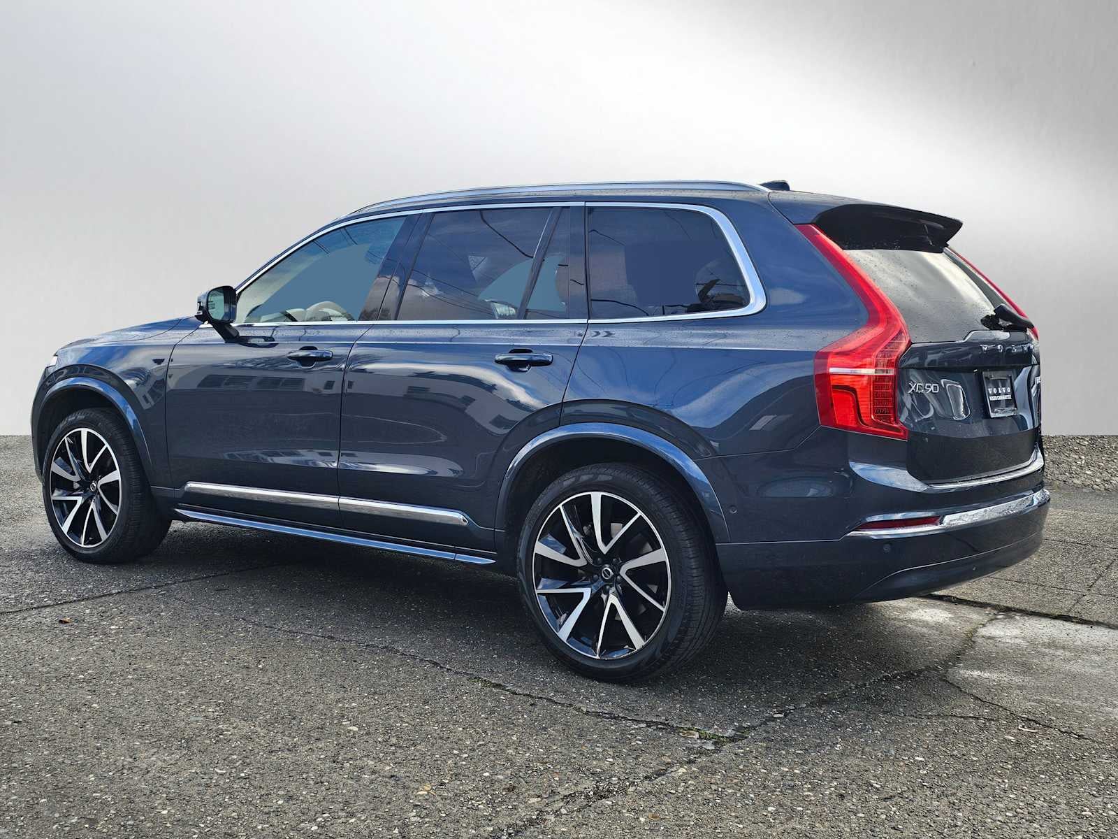 2024 Volvo XC90 Ultimate Bright Theme