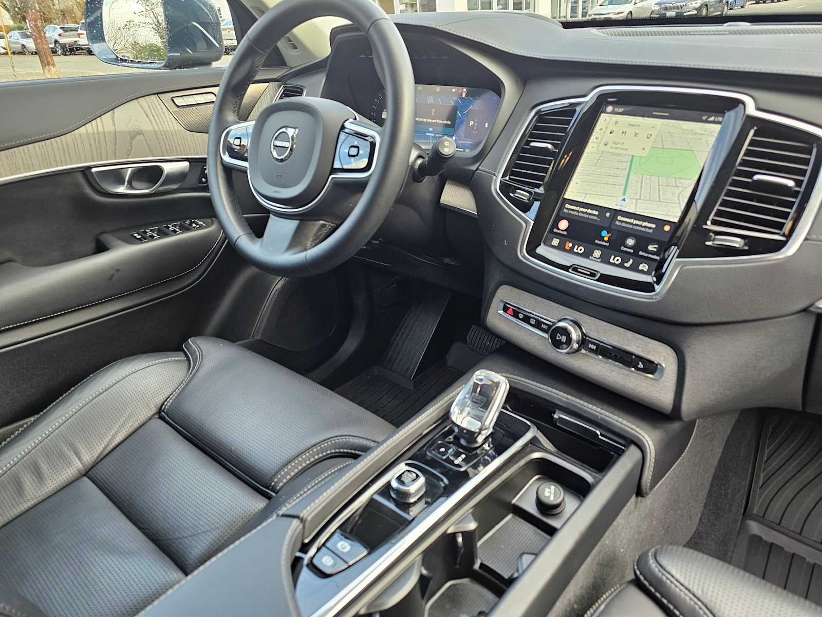 2024 Volvo XC90 Ultimate Bright Theme