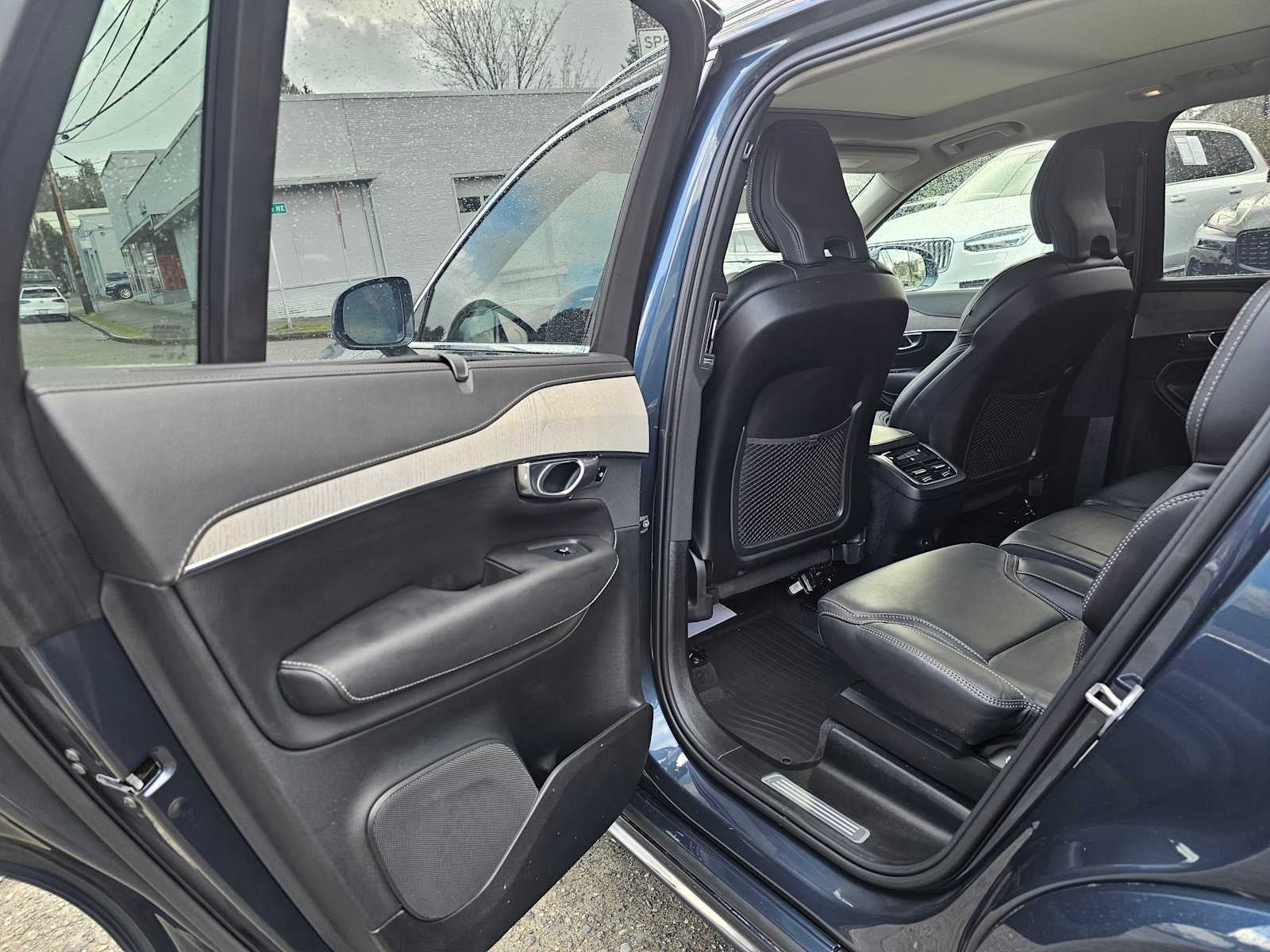 2024 Volvo XC90 Ultimate Bright Theme