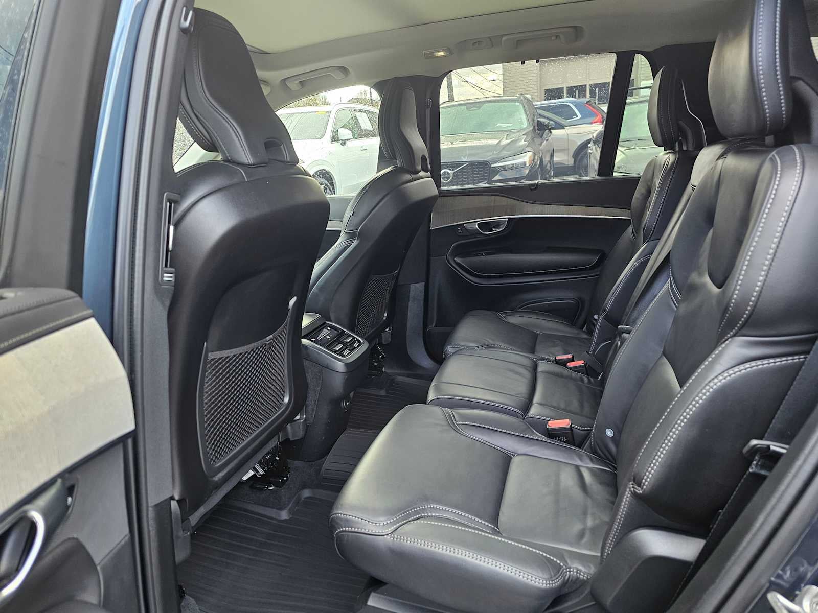 2024 Volvo XC90 Ultimate Bright Theme