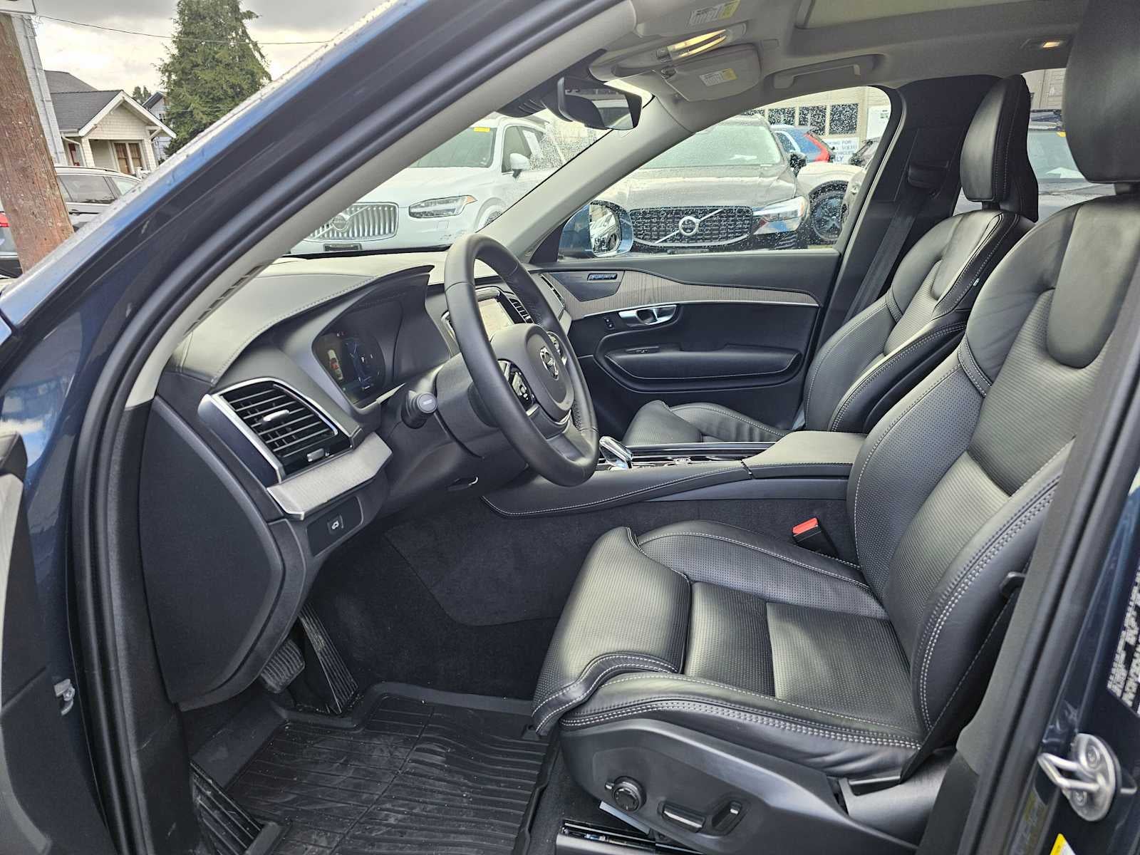 2024 Volvo XC90 Ultimate Bright Theme