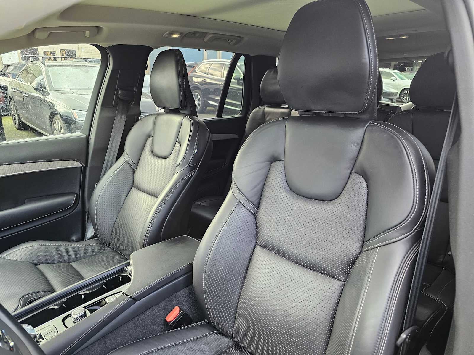 2024 Volvo XC90 Ultimate Bright Theme