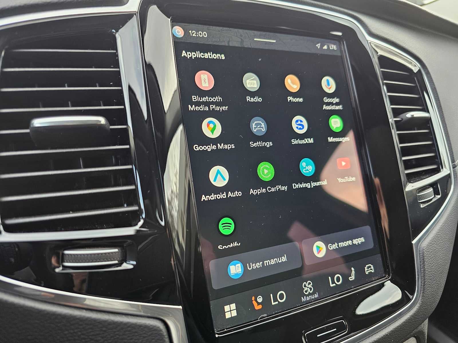 2024 Volvo XC90 Ultimate Bright Theme