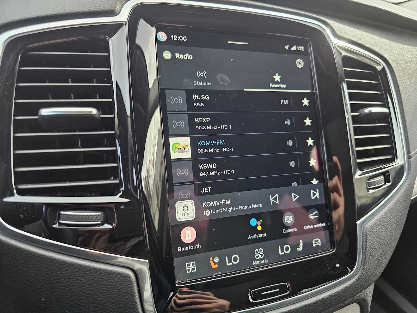 2024 Volvo XC90 Ultimate Bright Theme