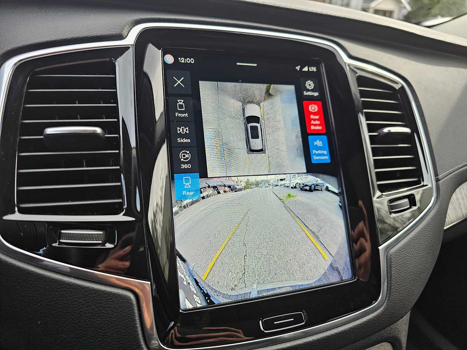 2024 Volvo XC90 Ultimate Bright Theme