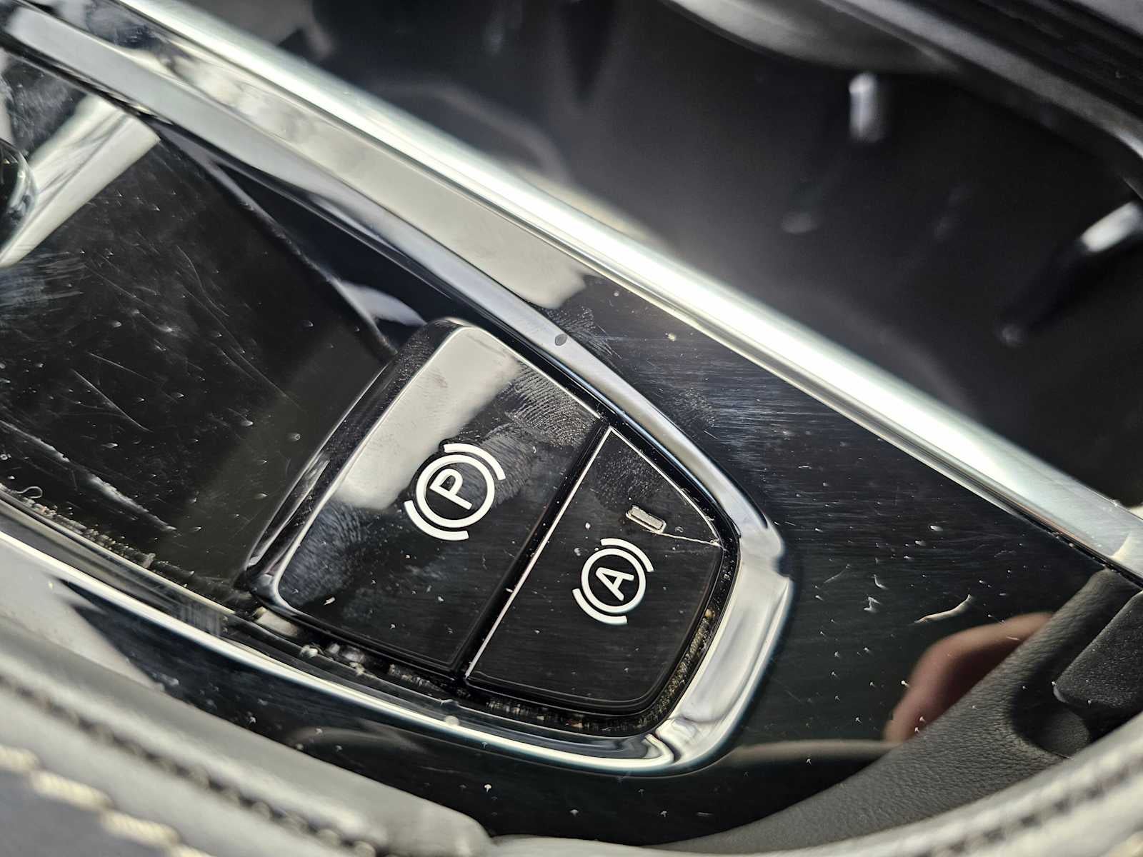 2024 Volvo XC90 Ultimate Bright Theme