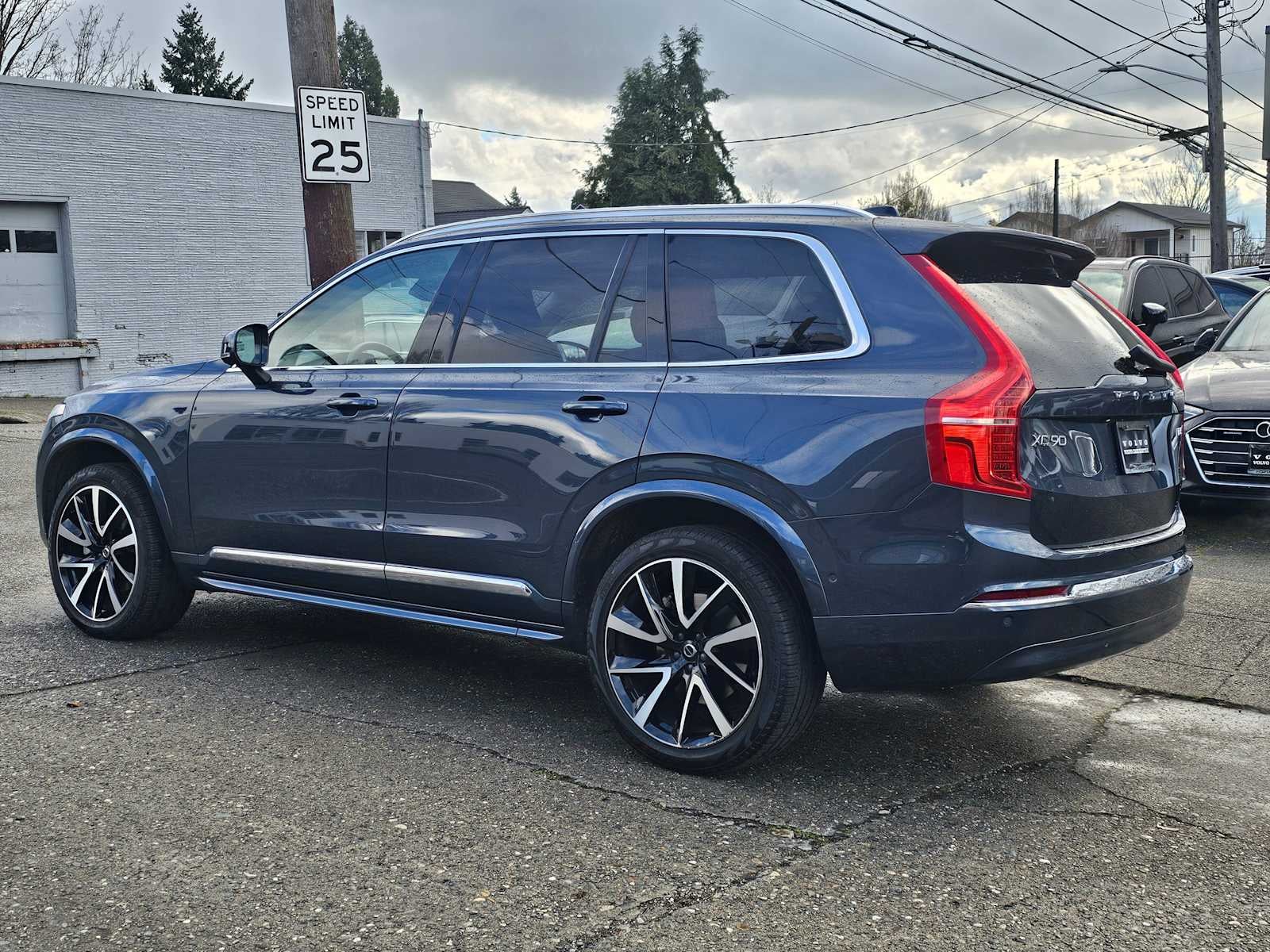 2024 Volvo XC90 Ultimate Bright Theme