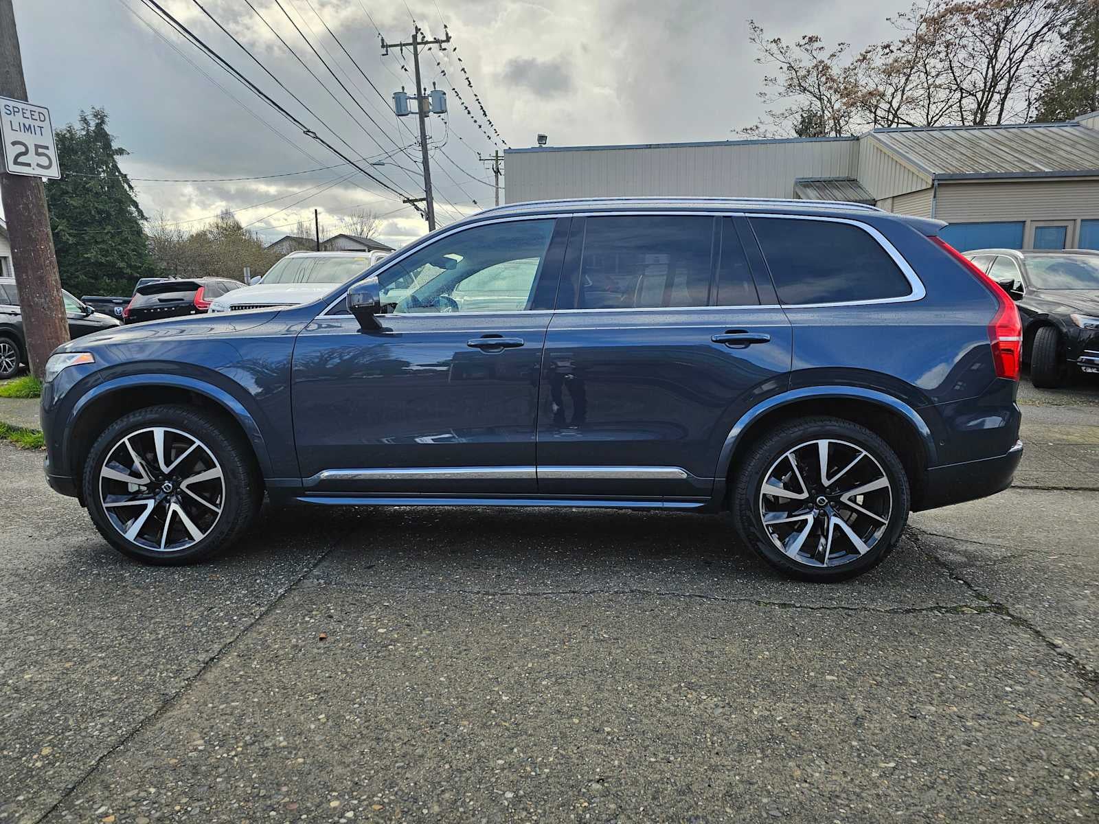2024 Volvo XC90 Ultimate Bright Theme
