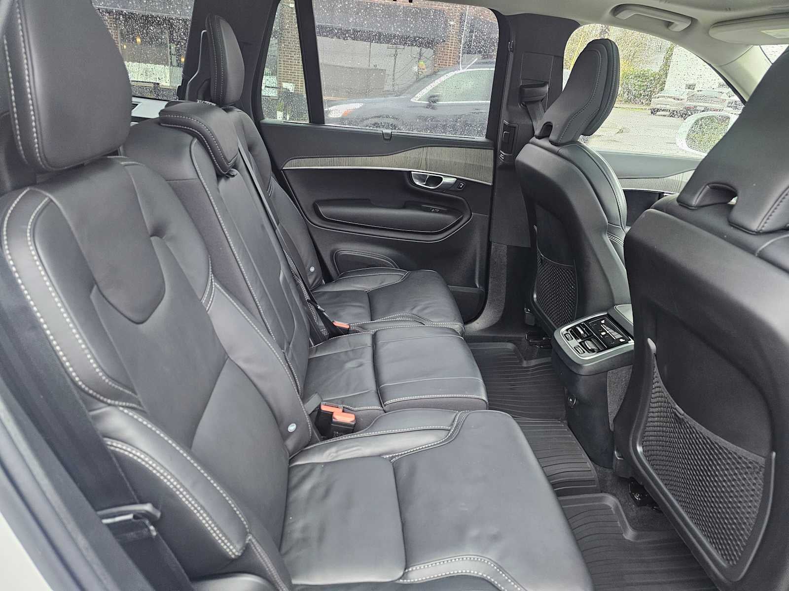 2024 Volvo XC90 Ultimate Bright Theme