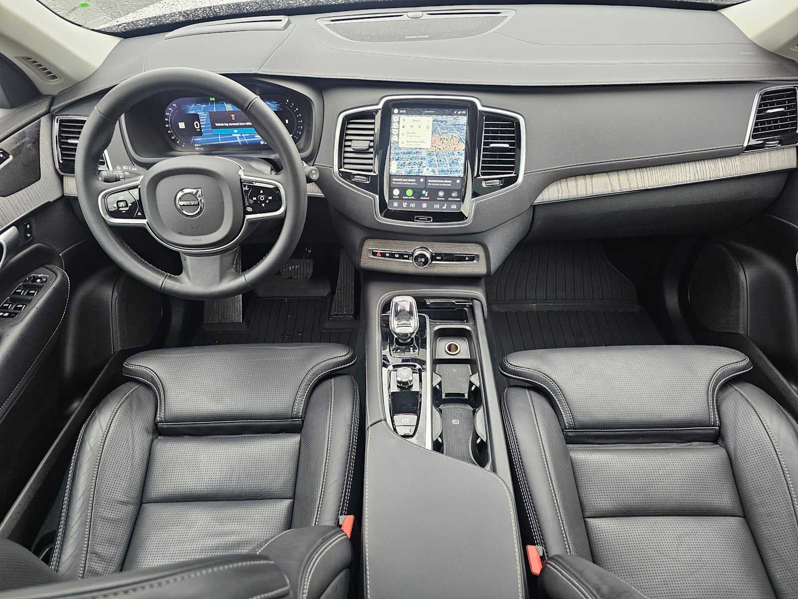 2024 Volvo XC90 Ultimate Bright Theme