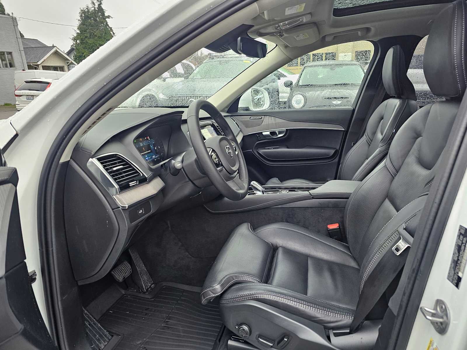 2024 Volvo XC90 Ultimate Bright Theme