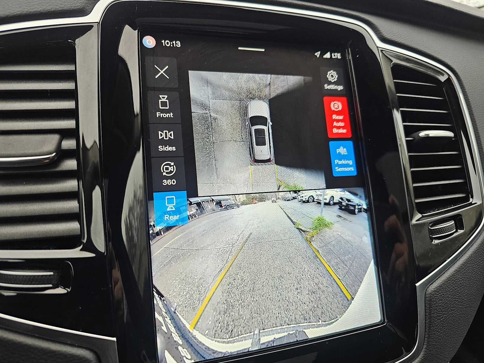 2024 Volvo XC90 Ultimate Bright Theme