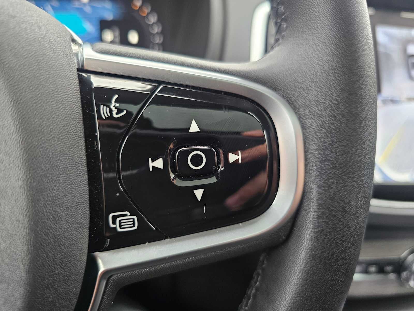 2024 Volvo XC90 Ultimate Bright Theme