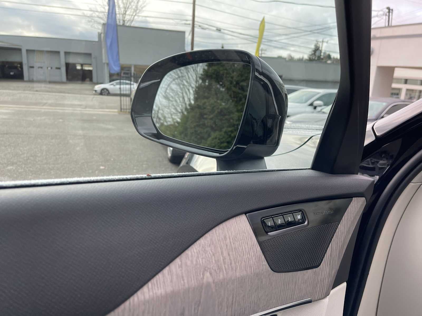 2023 Volvo XC90 Plus