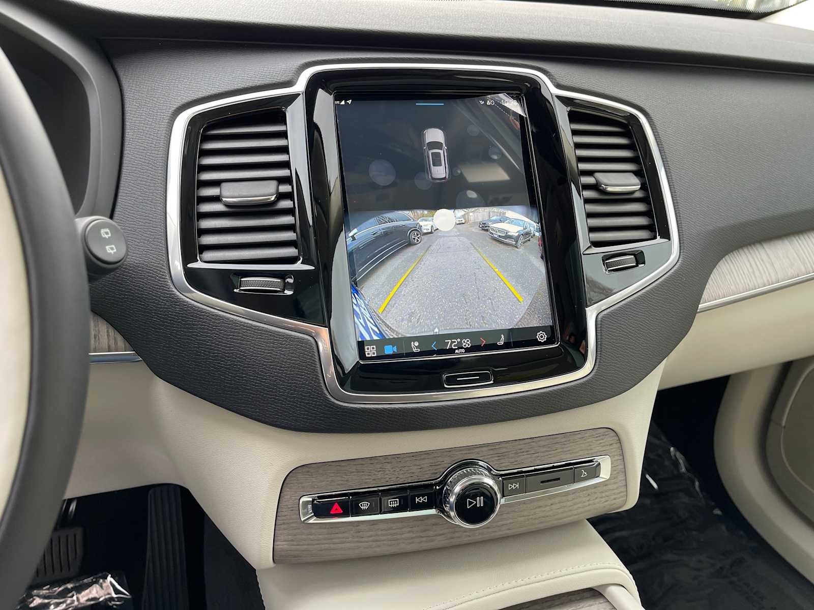 2023 Volvo XC90 Plus