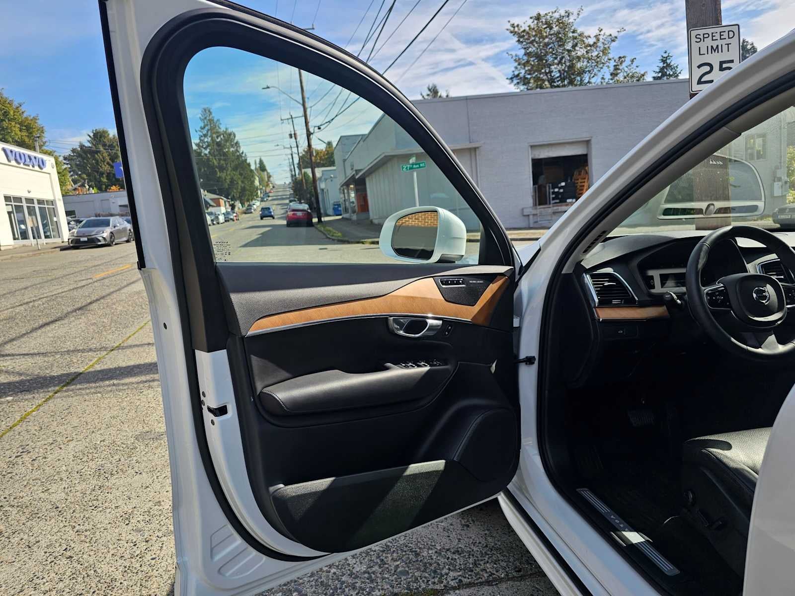 2023 Volvo XC90 Plus